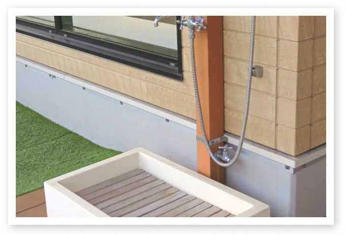 玄関に隣接する足洗い場